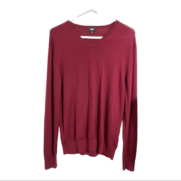 Uniqlo mens V-Neck sweater pure new wool. Long sleeve size medium. Maroone - Picture 6 of 9
